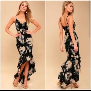 Darling Daylily Black Floral Print High-Low
Maxi Dress Size XL new with tags